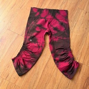 lululemon athletica Pink & Black Tie-Dye Ruched Capri Leggings